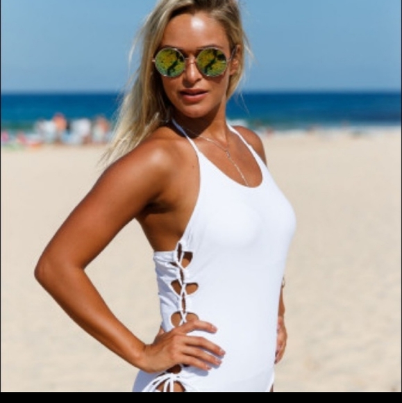 White Maldives Resort Style Swimsuit - Picture 3 of 5